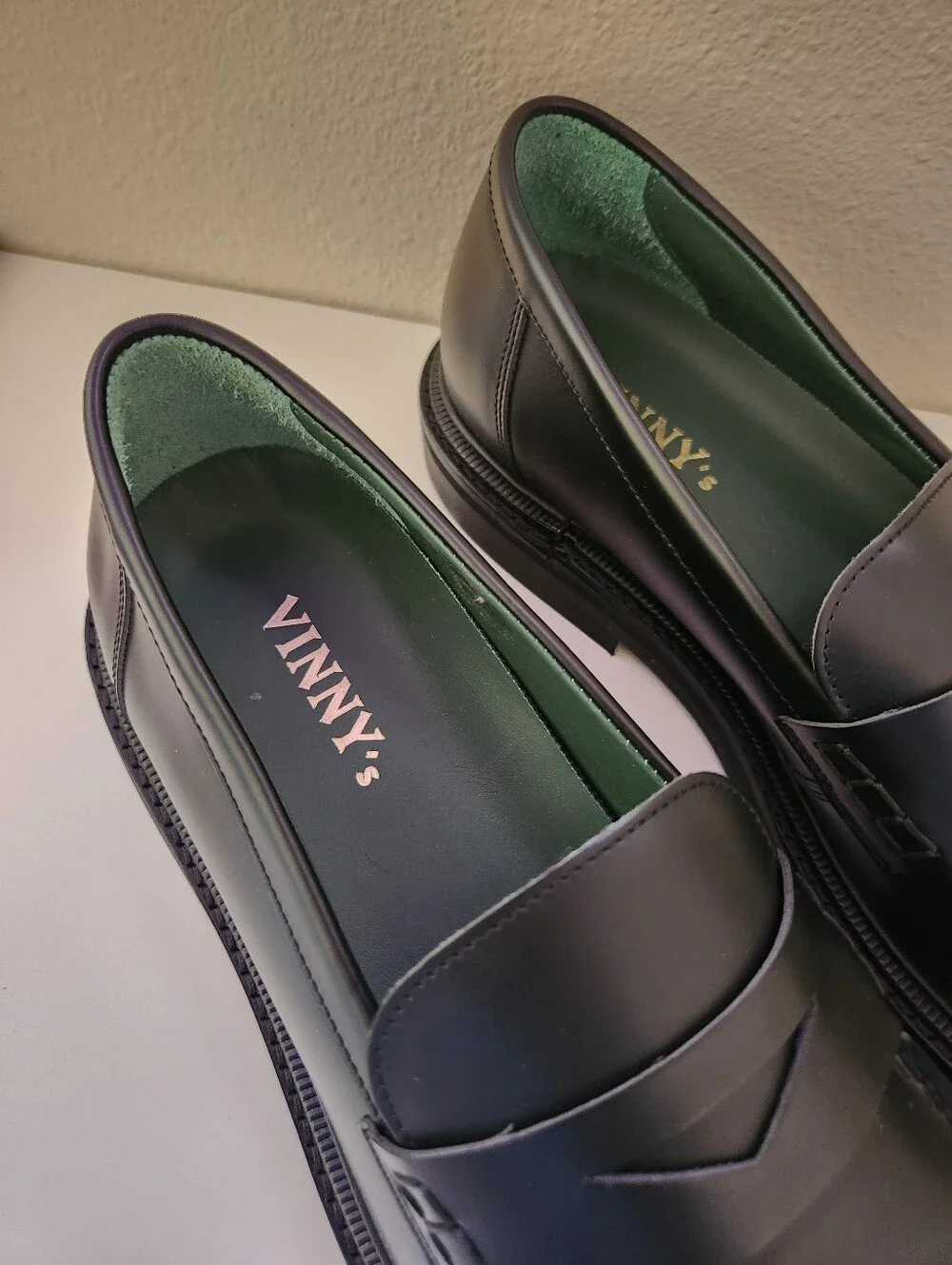 Vinnys Richee Black Leather Penny Loafers Mens NWT Designer Dress Shoes EU 44
